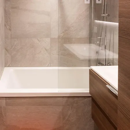 Apartment 2 Bedroom 50m2 Modern And Well Equipt